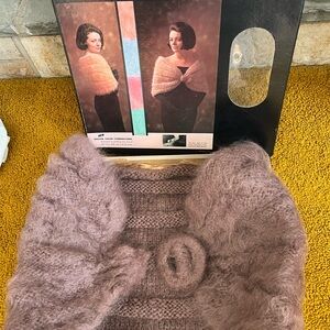 Vtg Elegant Bernat sable color mohair-spun yarn Women's stole/wrap